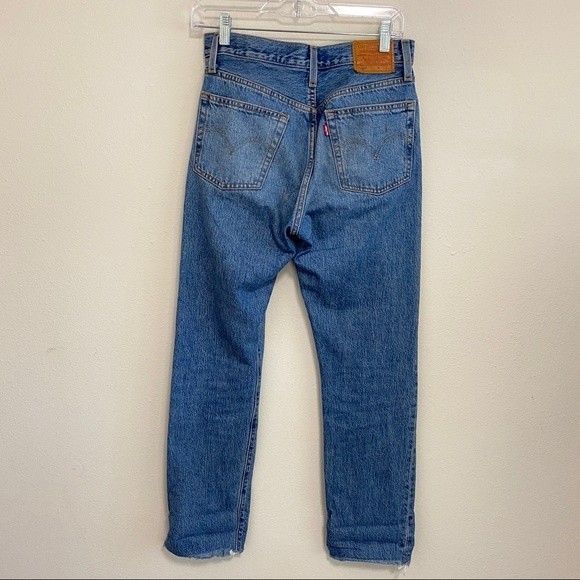 Levi's 501 Jeans Distressed Premium Denim Truth Unfolds Women's 26 - Picture 8 of 10